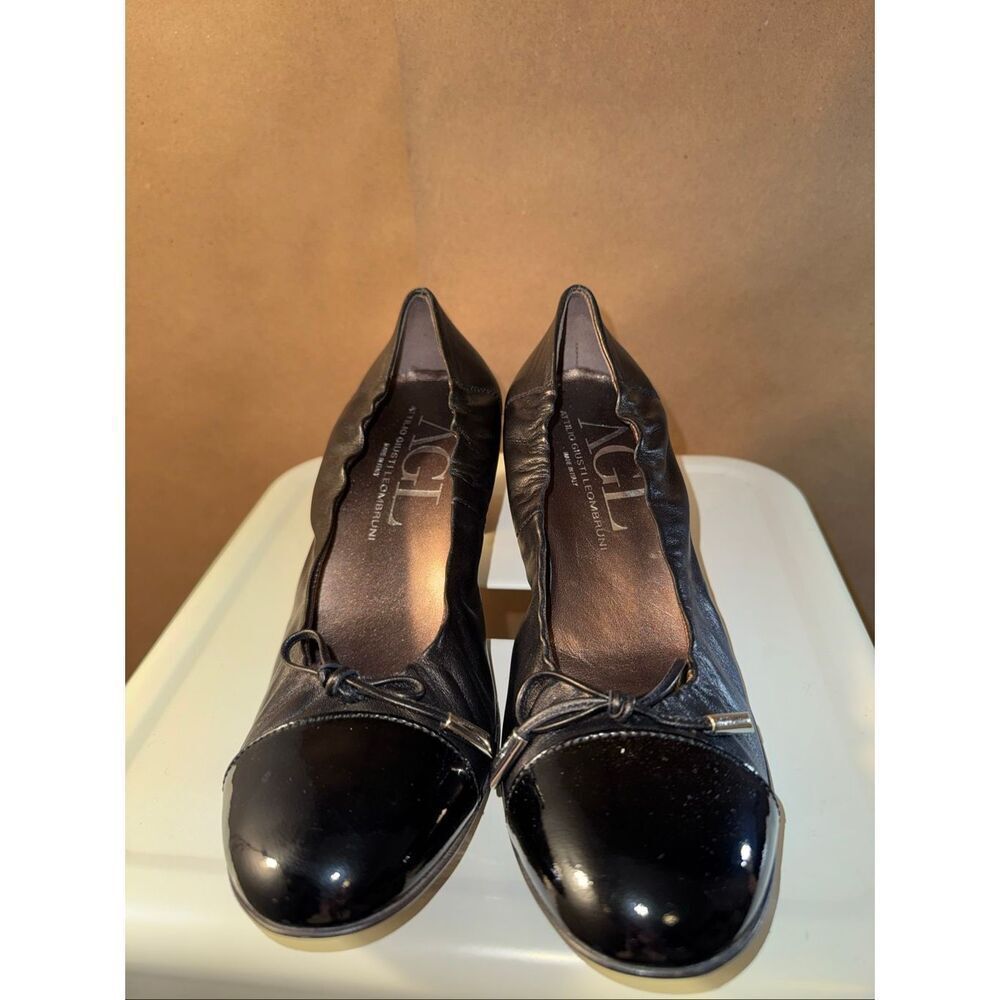 AGL Attilio Giusti Leombruni black leather cap-toe block heel pumps with a bow d - Picture 2 of 9